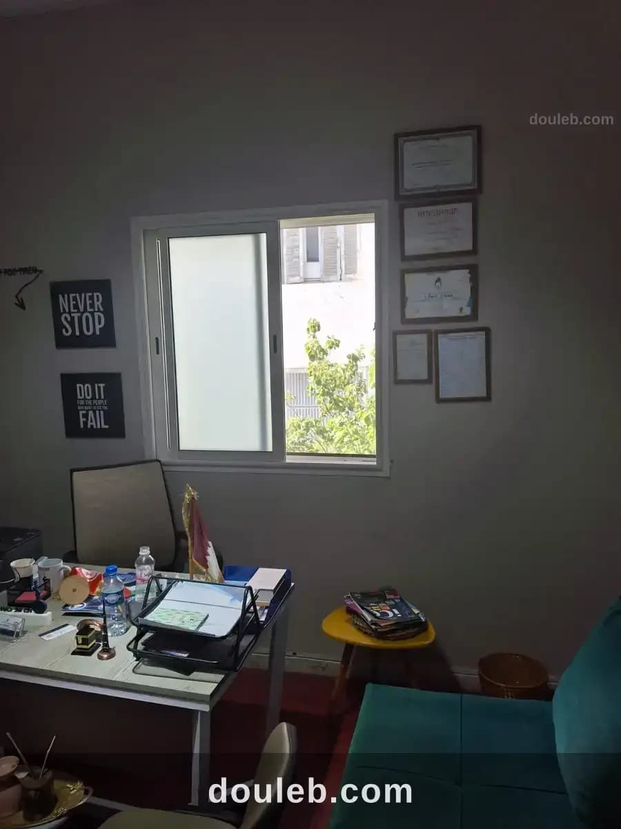 Beau bureau menzah 5 - Miniature 3