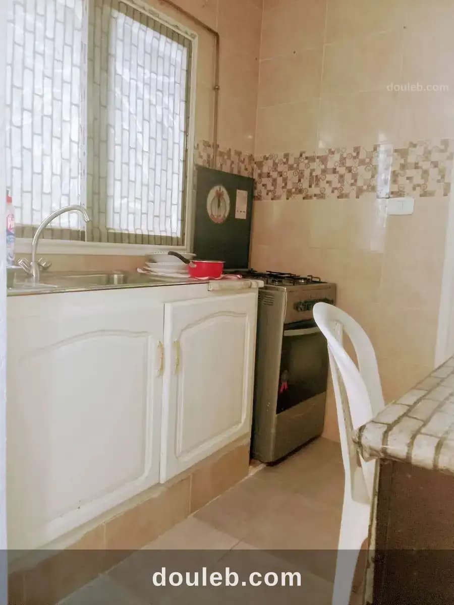 S0 meublé ennasr 1 rdc d'une villa près la phalene - Miniature 4