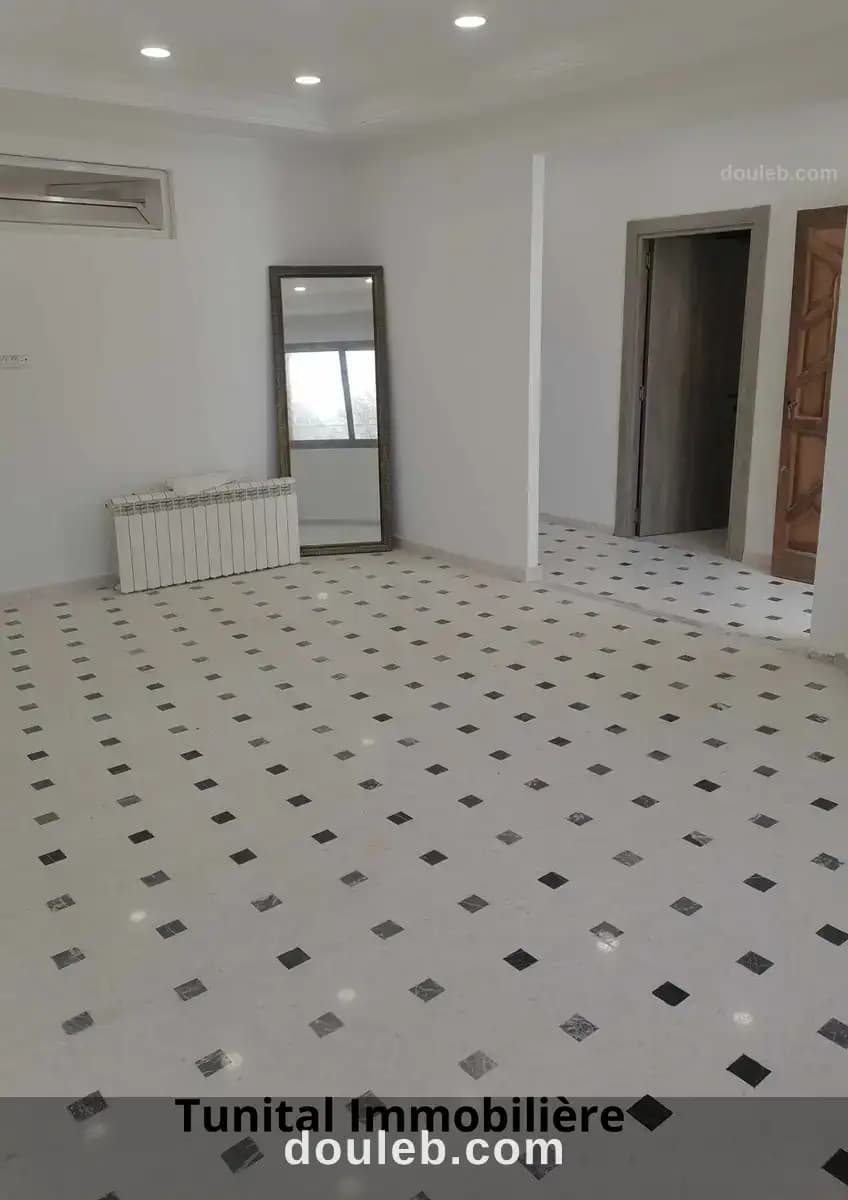 Appartement vide standing - Miniature 2