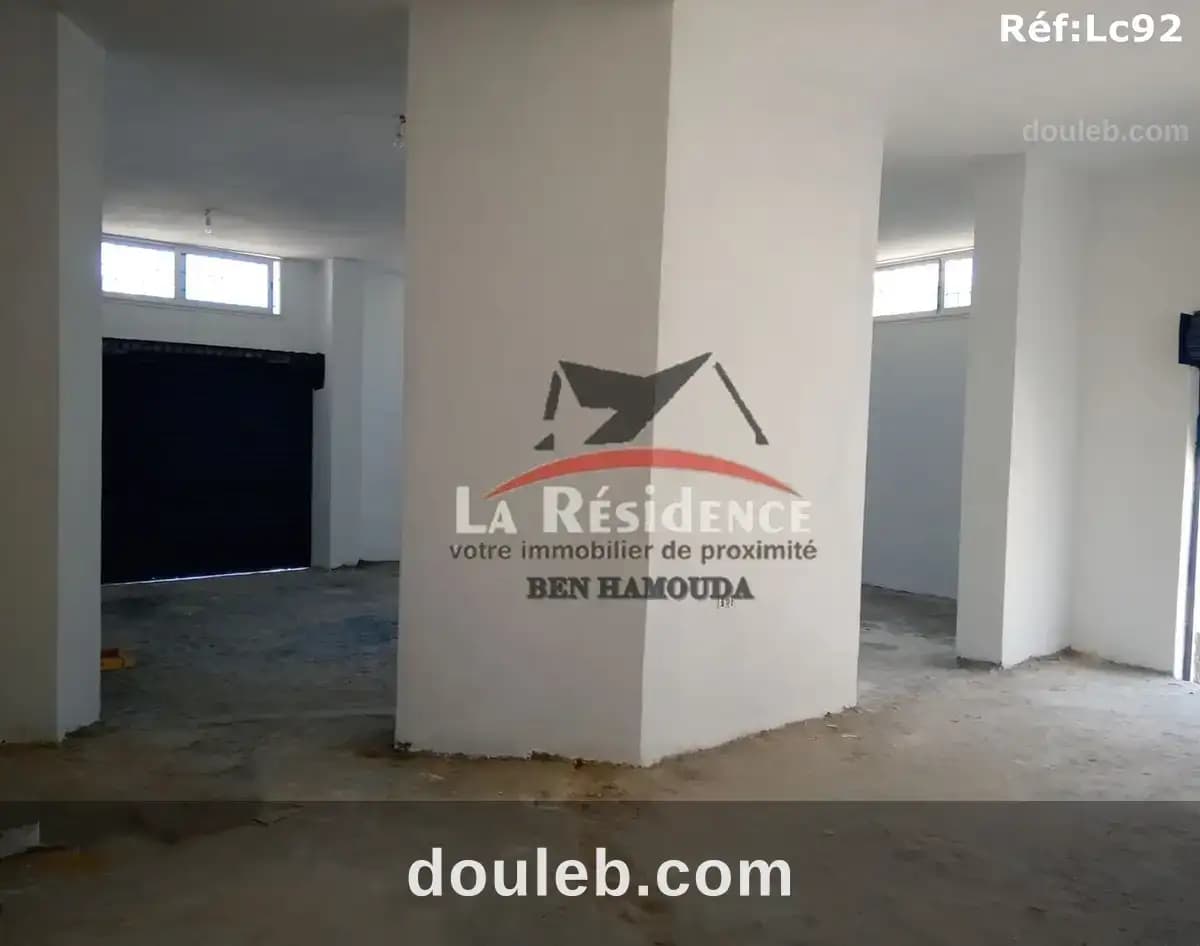Local commercial sur la route principale à bizerte - Photo 1