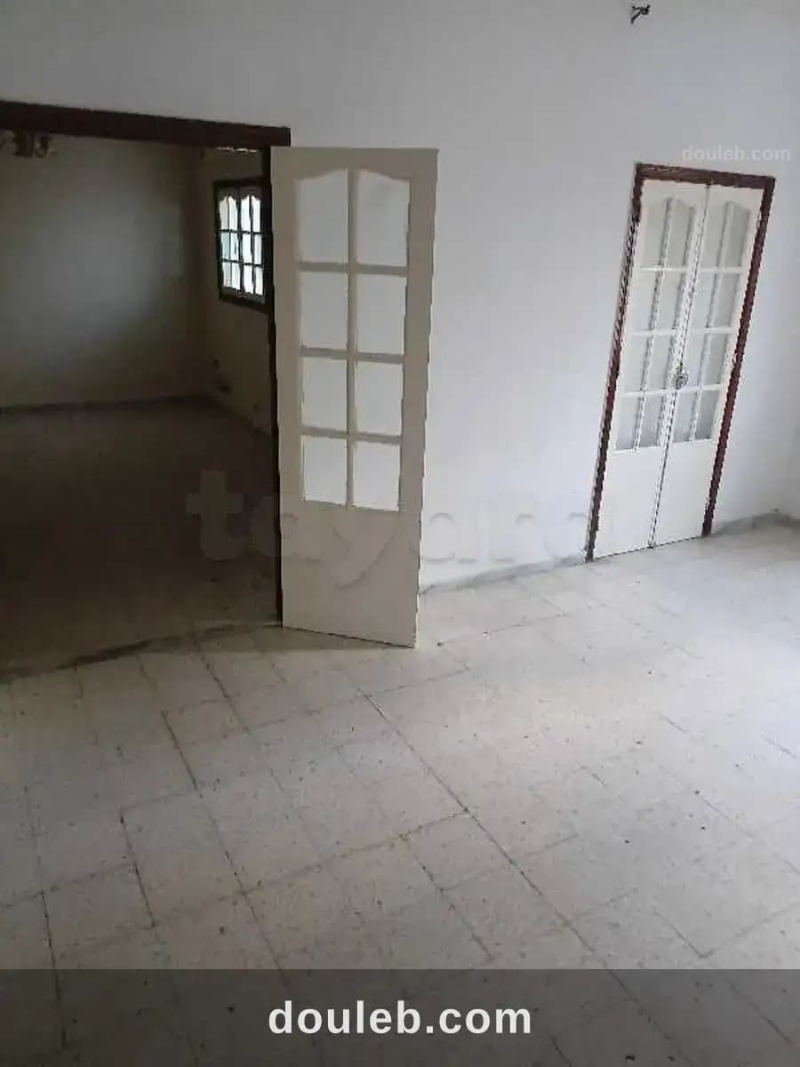 Étage de villa avec entrée indépendante - Miniature 3