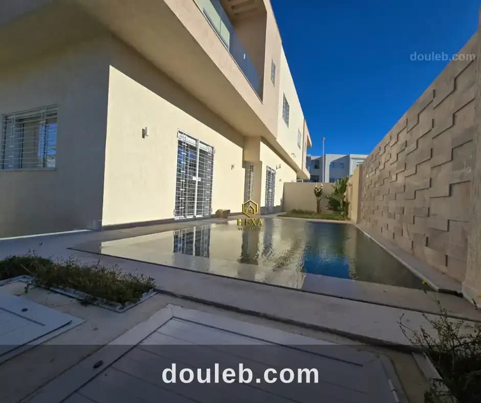 Duplex s5 à la soukra avec piscine et jardin - Photo 1