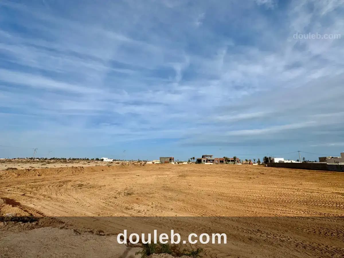 Terrain titre bleu individuel 6367m2 djerba - Miniature 4