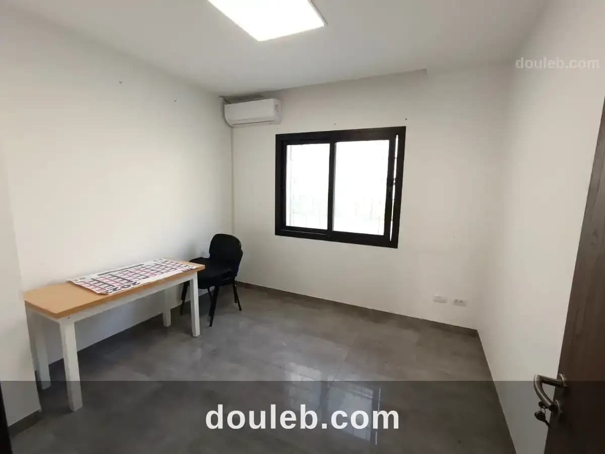 Un bureau de 35m2 au lac 2 - Miniature 4