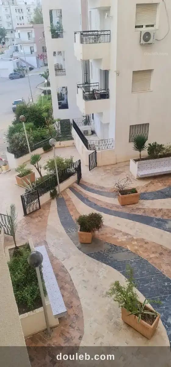 Appartement spacieux et lumineux à ennasr 2 - Photo 1