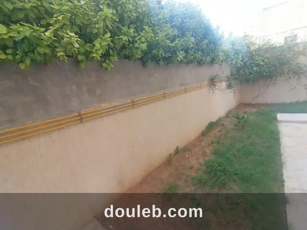 Un appartement en s1 à ain zaghouen nord - Miniature 4