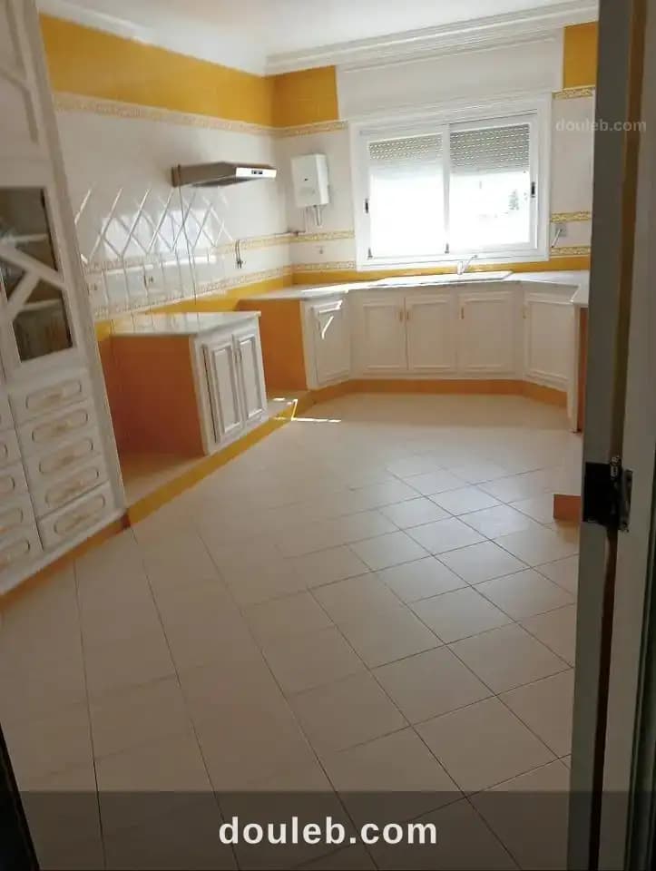 Un spacieux étage de villa - Miniature 4