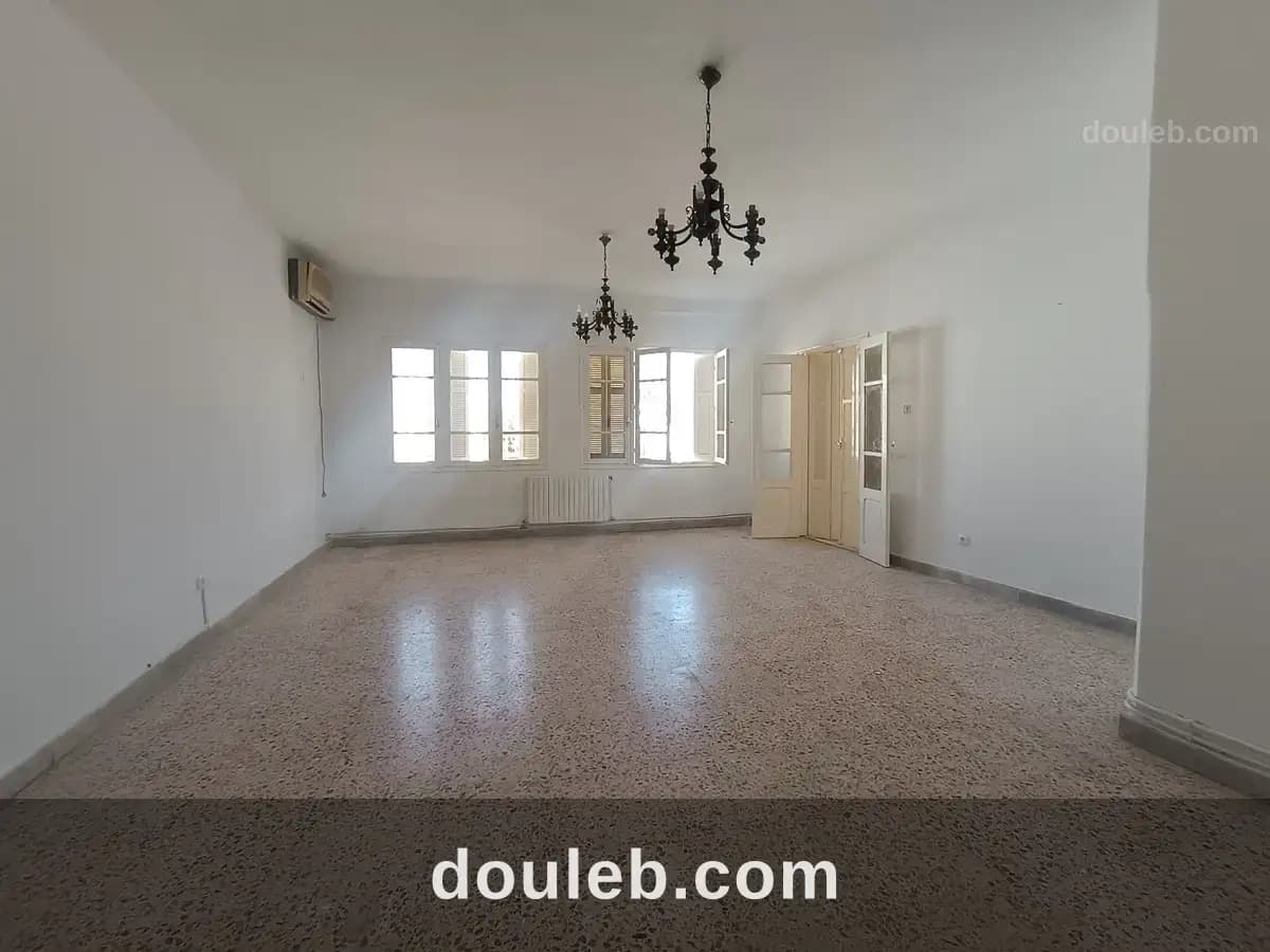 Spacieux etage de villa mutuelleville - Miniature 2