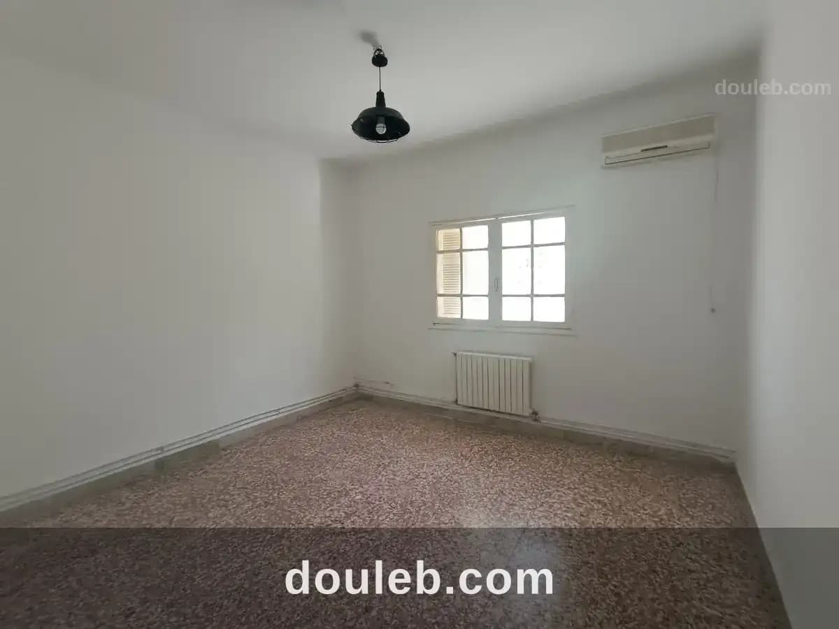 Spacieux etage de villa mutuelleville - Miniature 3
