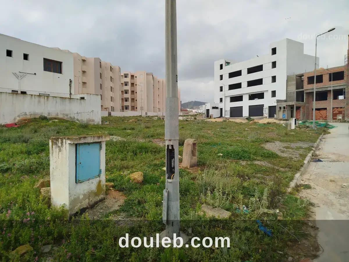 Terrain industrielle 240m2 - Photo 1