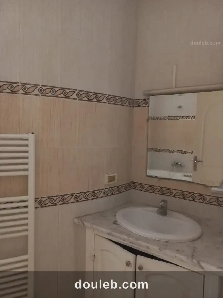 Appartement 2 chambres avec garage à la soukra - Miniature 3