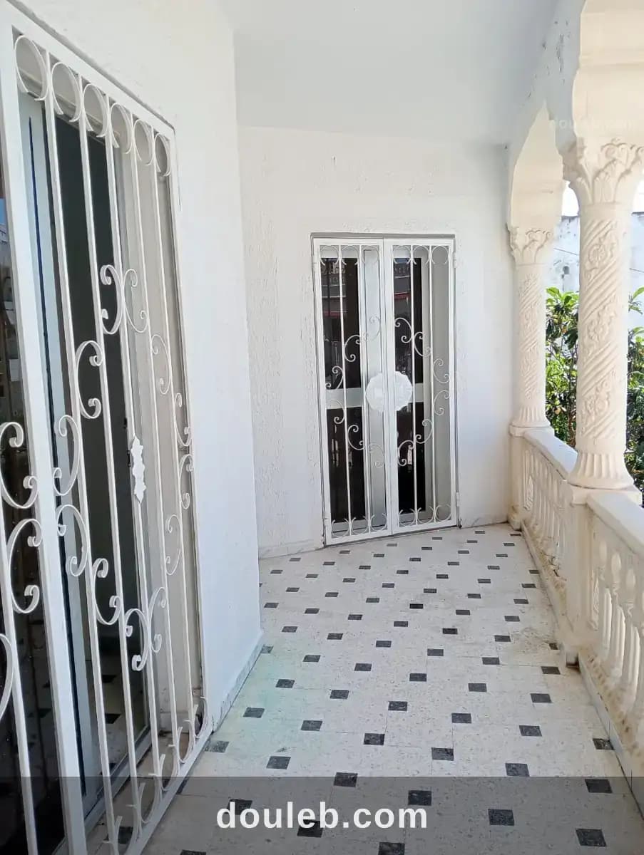 Etage de villa a ksar said - Miniature 2