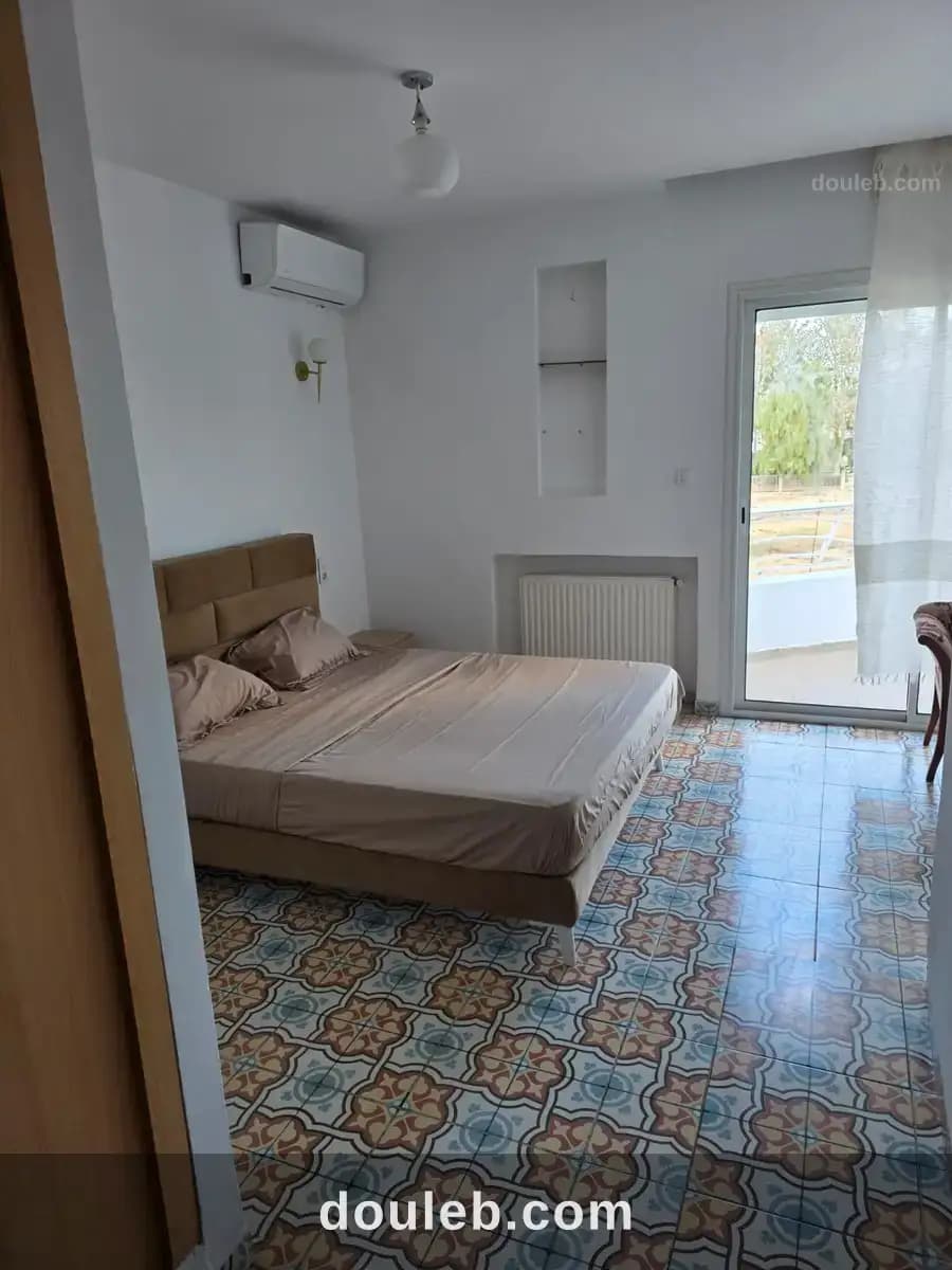 Villa avec piscine a la soukra - Miniature 4