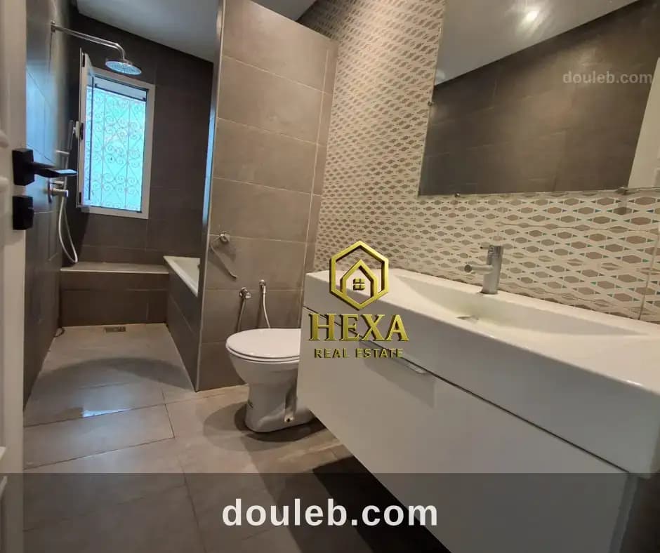 Villa s5 avec piscine et jardin a gammarth - Miniature 3