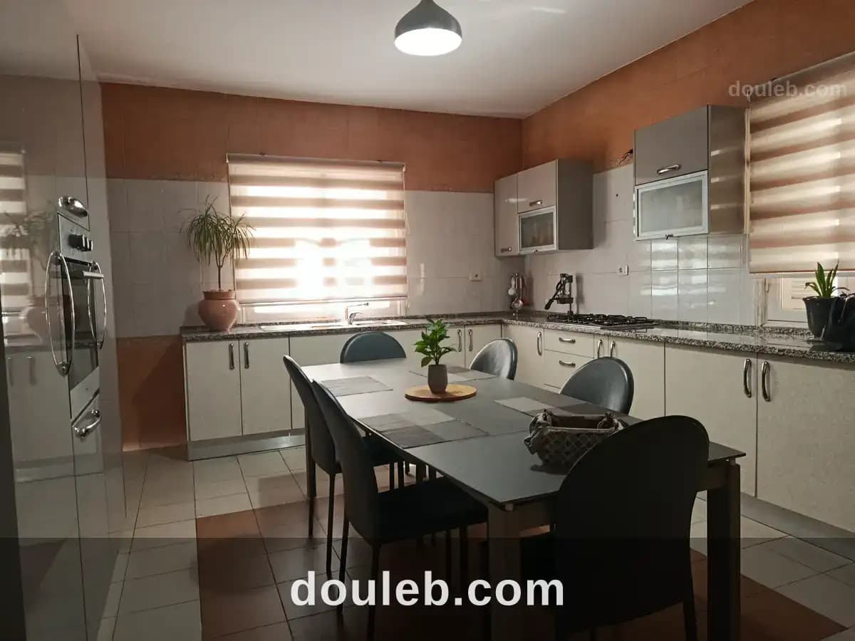 Duplex meublé avec jardin - Miniature 4