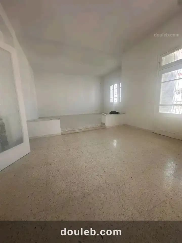 Étage d'une villa s 3 menzah 7 - Miniature 2