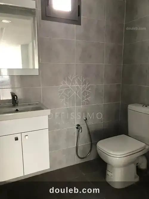 Local commercial 100m lac 2 - Miniature 2