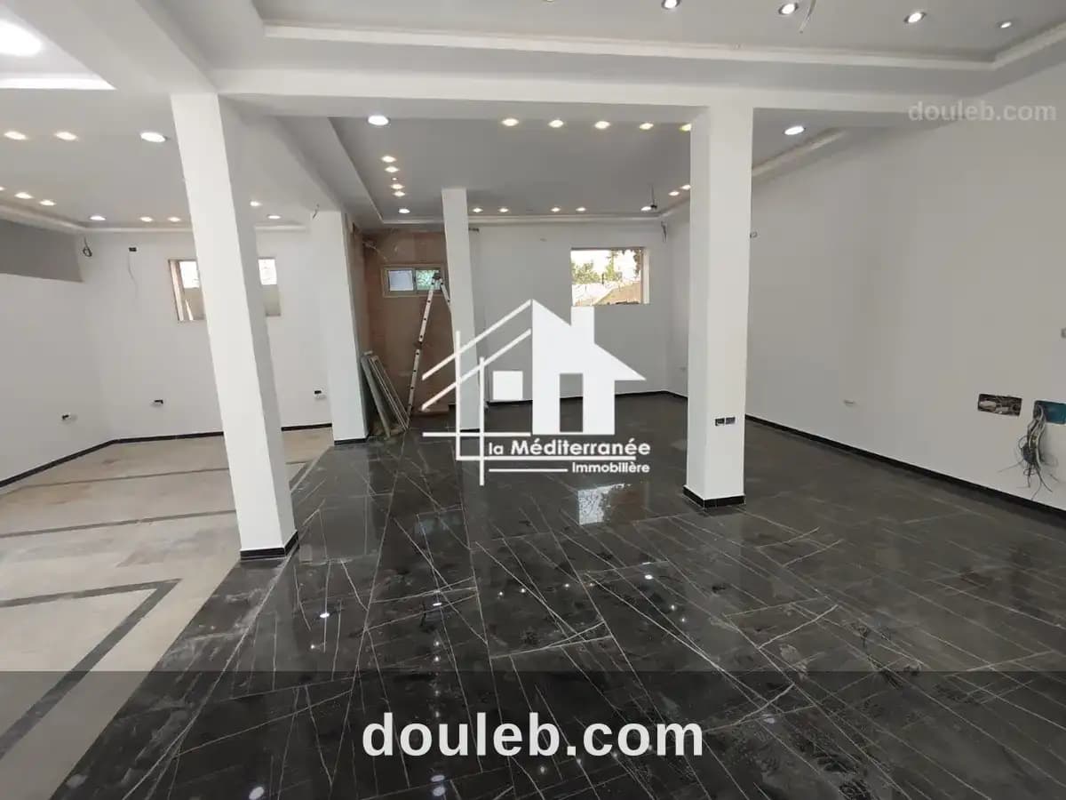 Local commercial - Photo 1