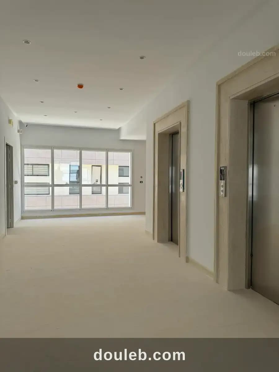 Très joli immeuble bureautique 2155 m2 au lac 3 - Miniature 3