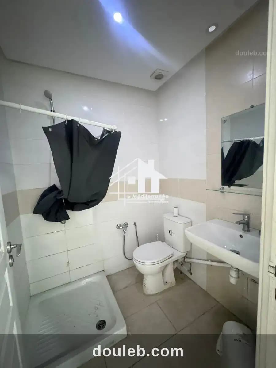 Appartement s1 situé au 1ére étage avec ascenceur - Photo 1