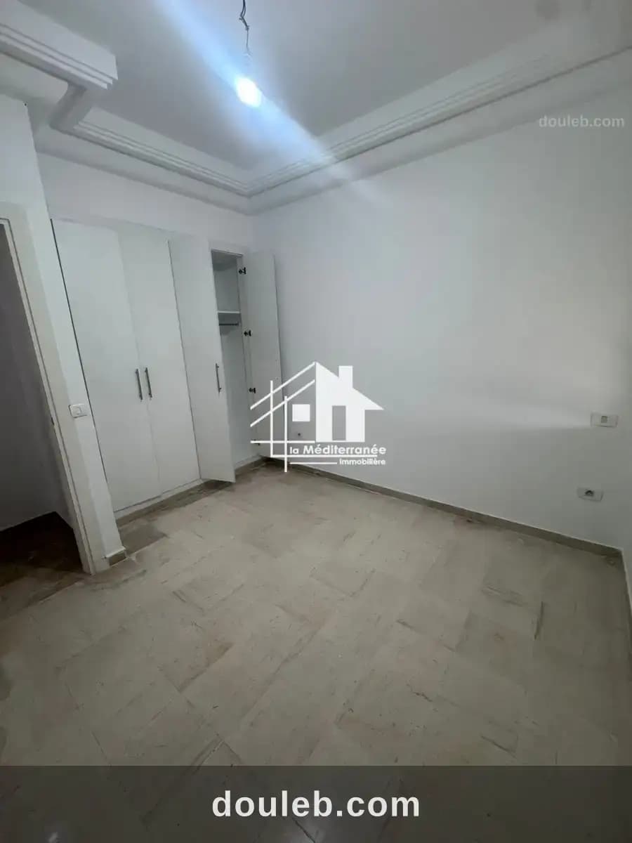 Appartement s1 situé au 1ére étage avec ascenceur - Miniature 4