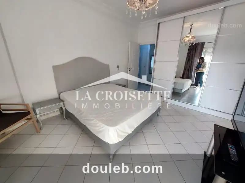 Duplex s2 meublé avec terrasse à gammarth mdl0643 - Miniature 4