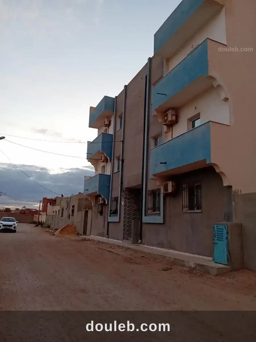 Immeuble de 6 appartements à ghanouche - Miniature 3
