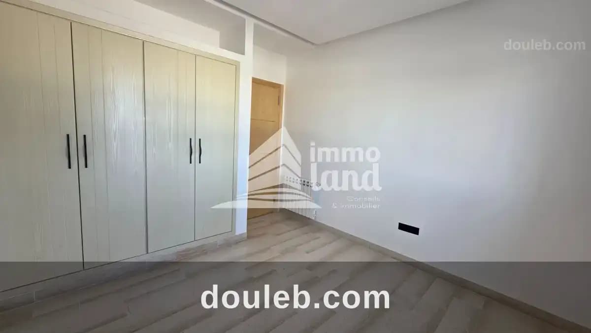 Appartement s2 avec balcon à la soukra - Miniature 4
