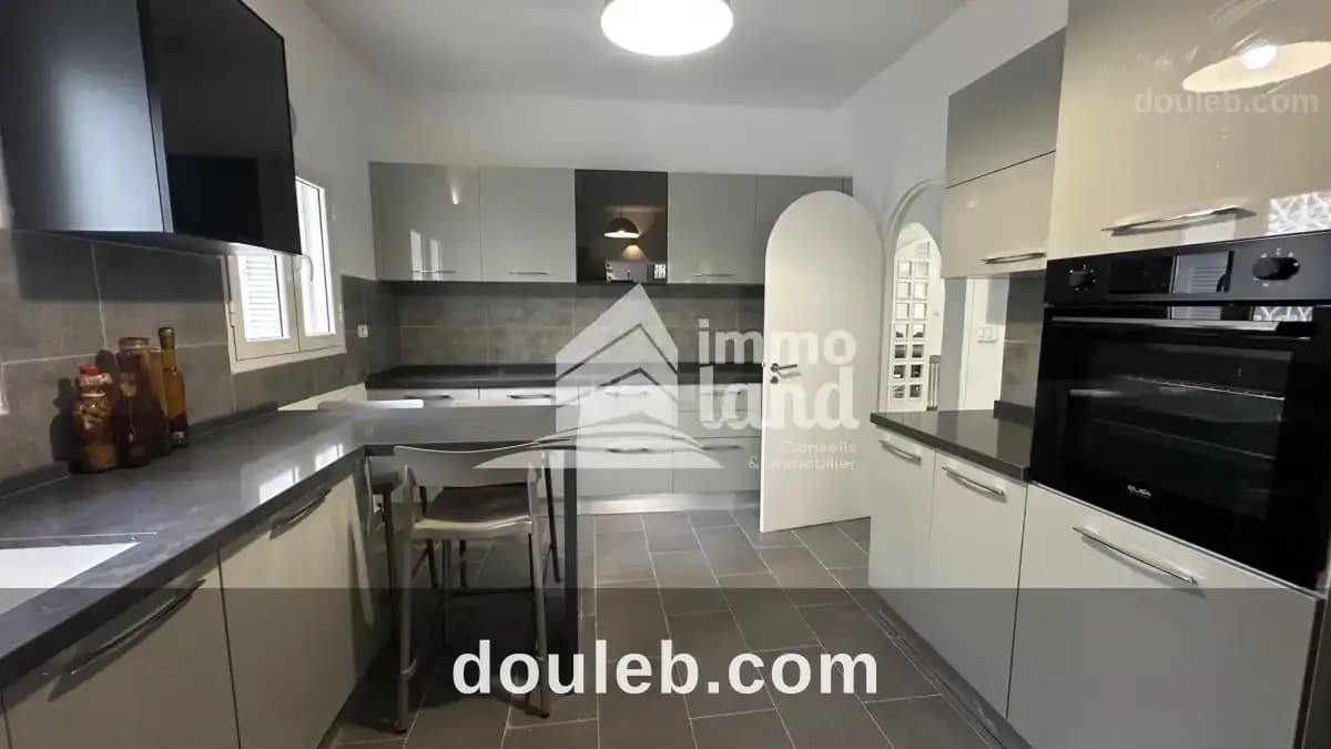 Villa sur deux niveaux à la marsa ville - Photo 1