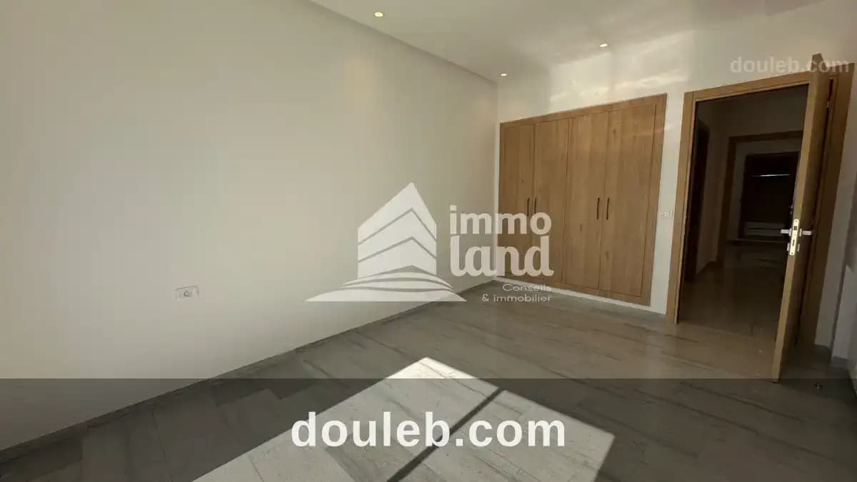 Appartement s2 avec terrasse à la marsa - Miniature 4