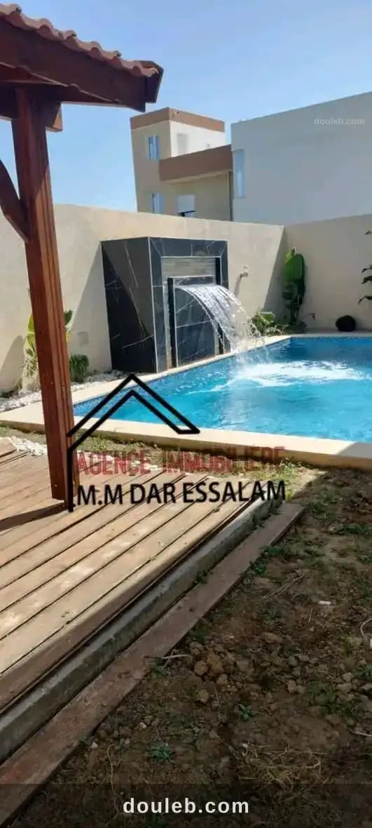 Villa avec un piscine près de la plage - Photo 1