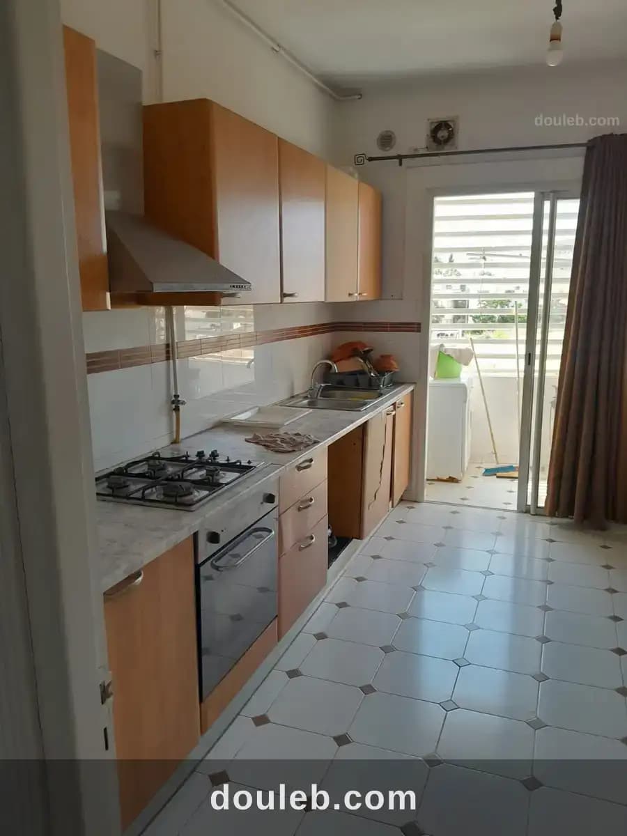 Un appartement meublé s2 à ennasr 2 - Miniature 3