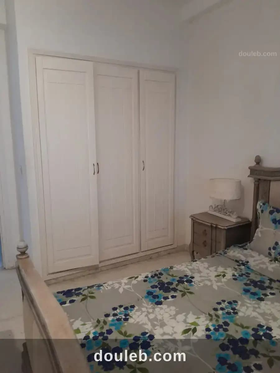 Un appartement meublé s2 à ennasr 2 - Miniature 4