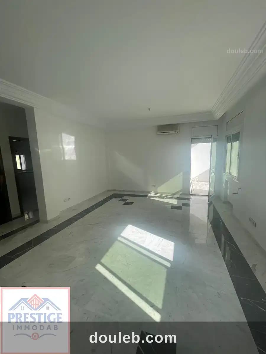 Lac 1 s2 avec ascenseur habitation ou bureaux - Photo 1