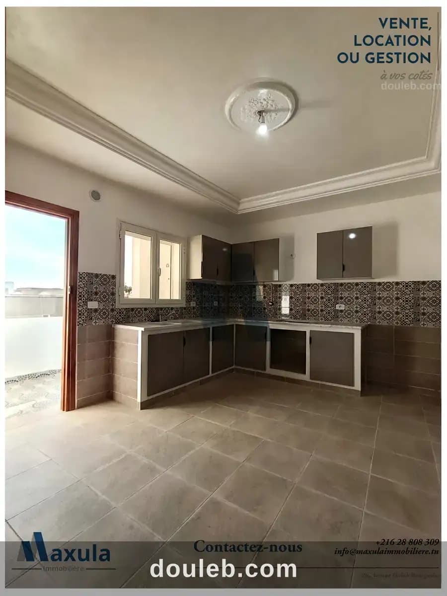 Etage de villa s4 jamais habite a rades med ali - Miniature 5