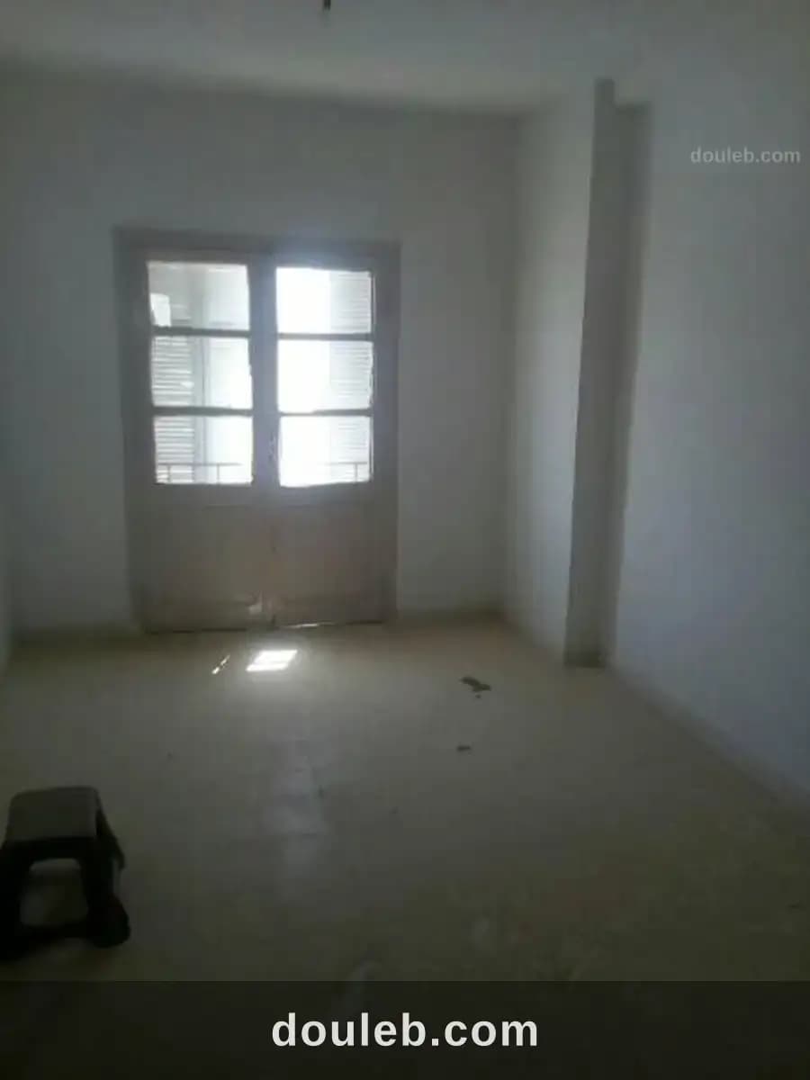 Appartement salle et 2 chambres - Miniature 3