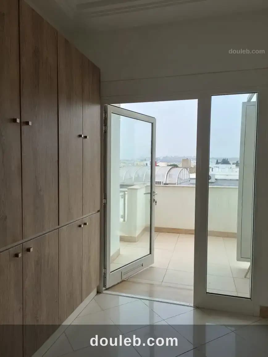 Etage de villa avec vue panoramique - Miniature 3