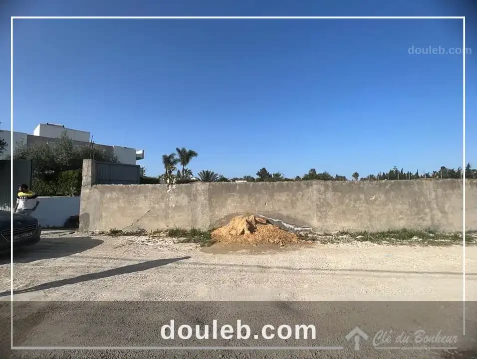 Terrain dans un quartier résidentiel à chotrana 2 - Miniature 2