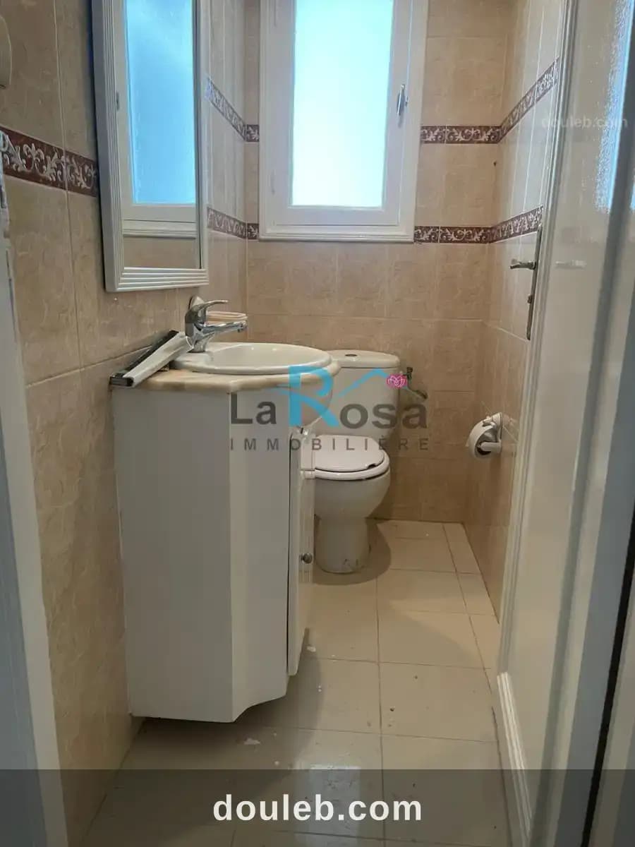 Un spacieux appartement s3 sans vis à vis à ennasr - Miniature 5