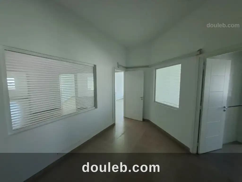 Bureau 200 m el mghira - Miniature 4