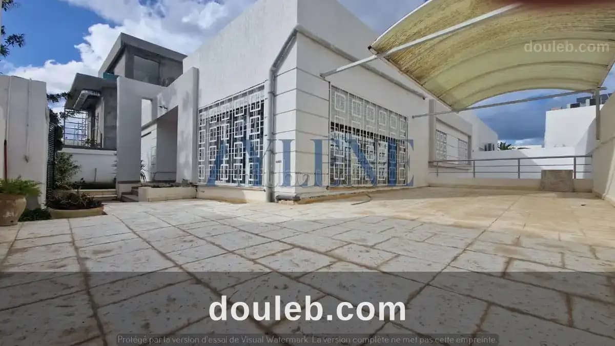Villa s4 avec jardin à Tunis