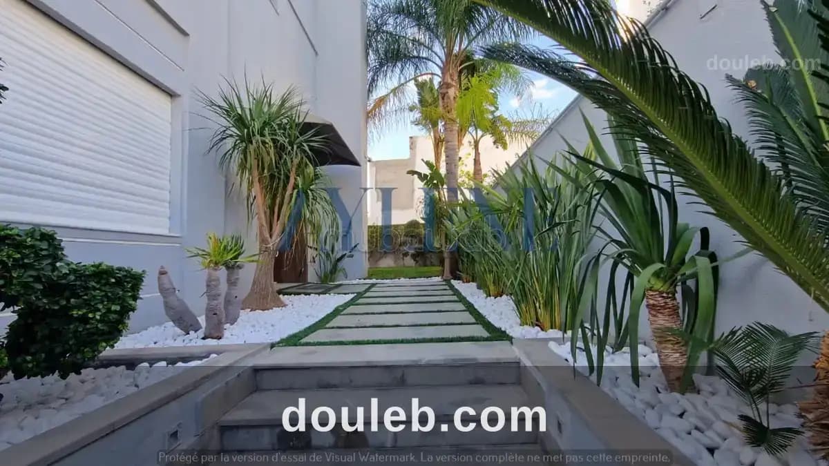 Une magnifique villa s3 meublé avec jardin à Tunis
