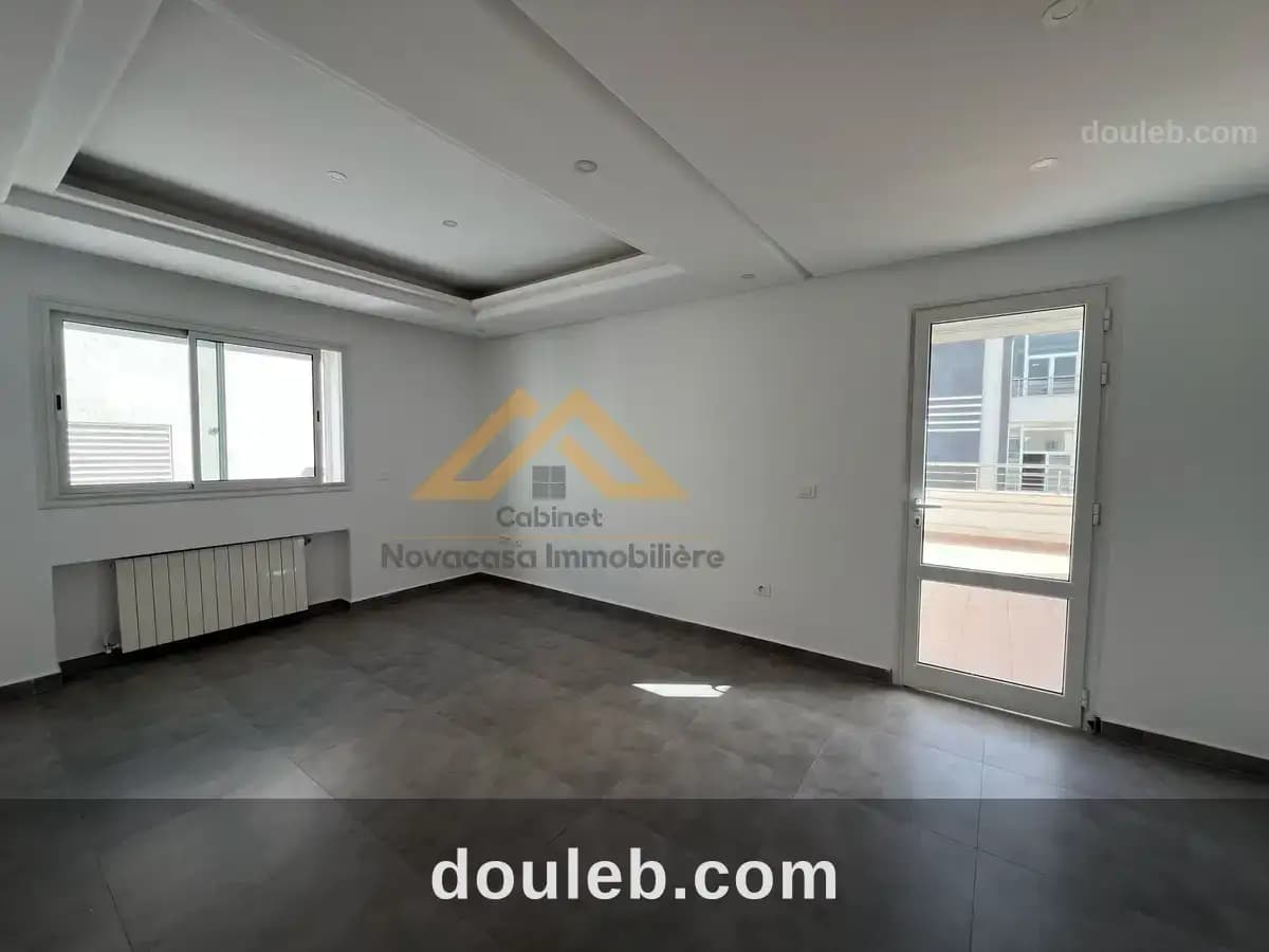 Superbe appartement s2 avec vue mer chott mariem à Sousse