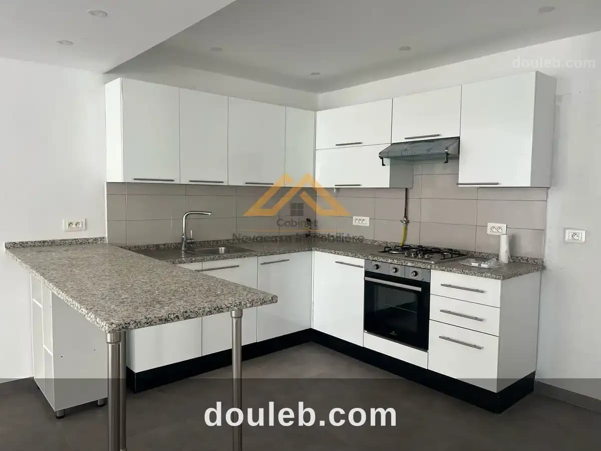 Superbe appartement s2 avec vue mer chott mariem - Miniature 2