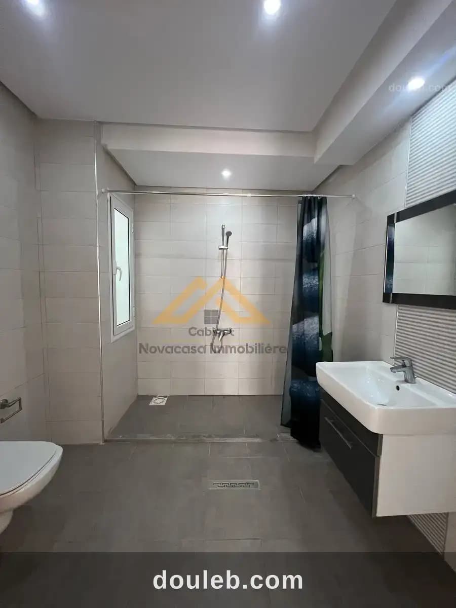 Superbe appartement s2 avec vue mer chott mariem - Miniature 4