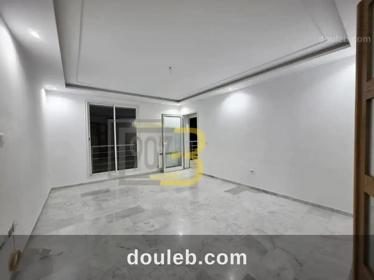 Un appartement s2 haut standing cité ennasr à Ariana