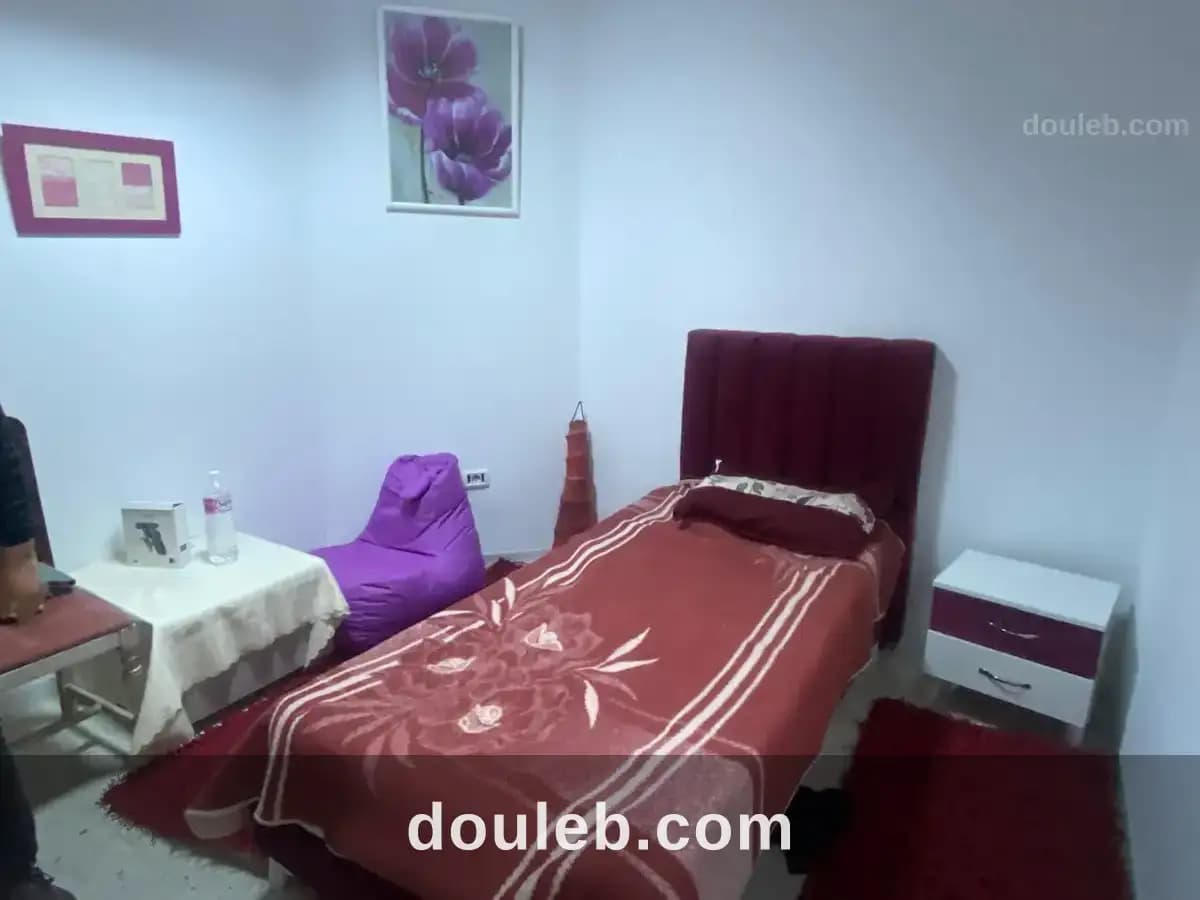 Pour fille chambre lux meublee à Tunis