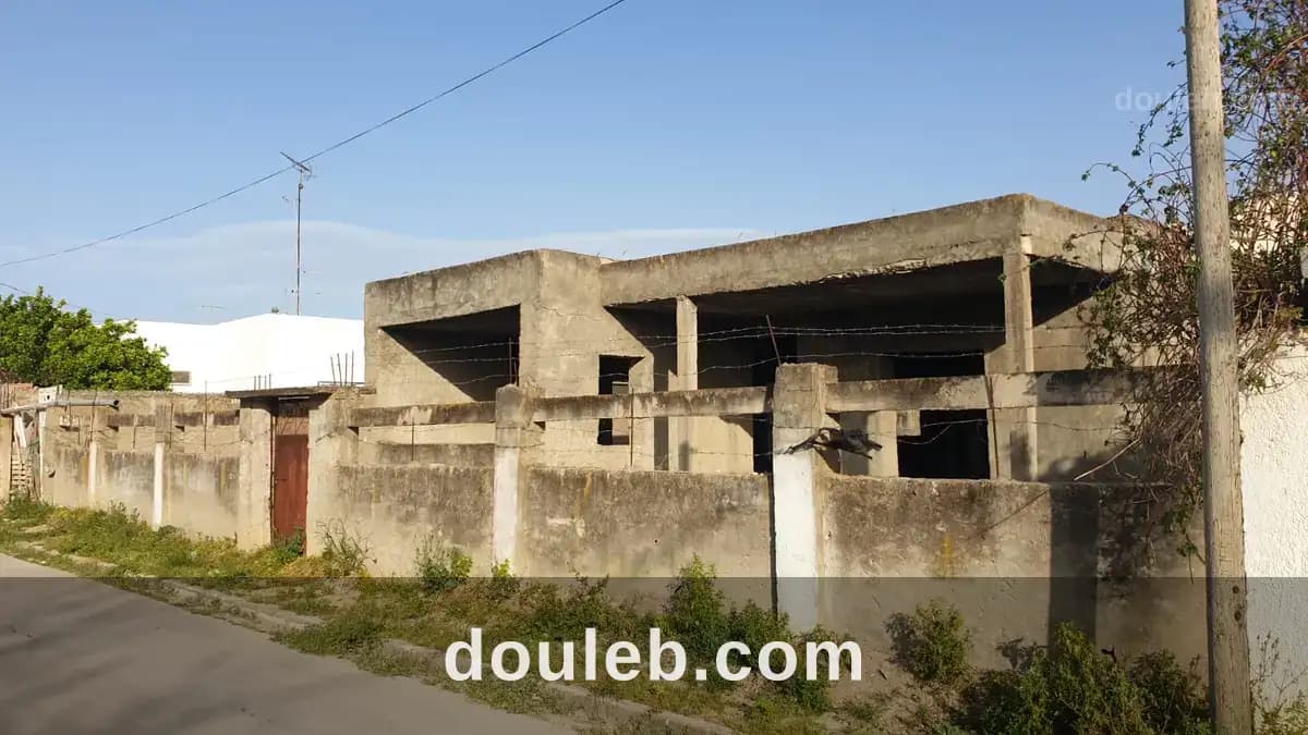 240 m2 bâti sur terrain 676 m2 - Miniature 4