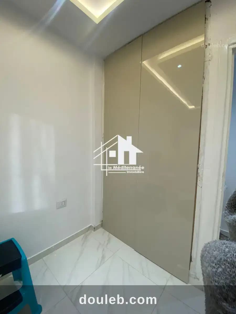 Bien disponible - Miniature 4