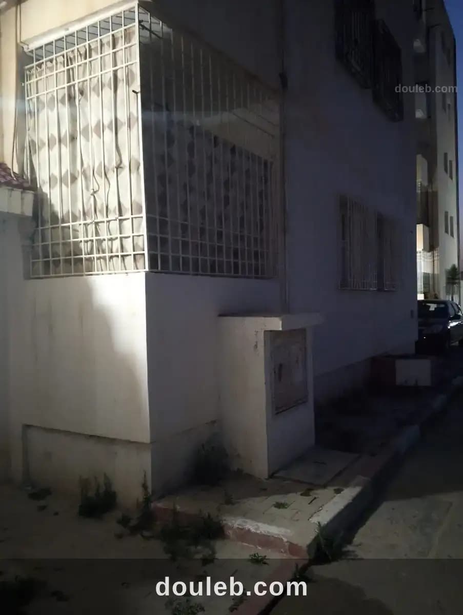 Appartement dans une résidence gardée à Ariana